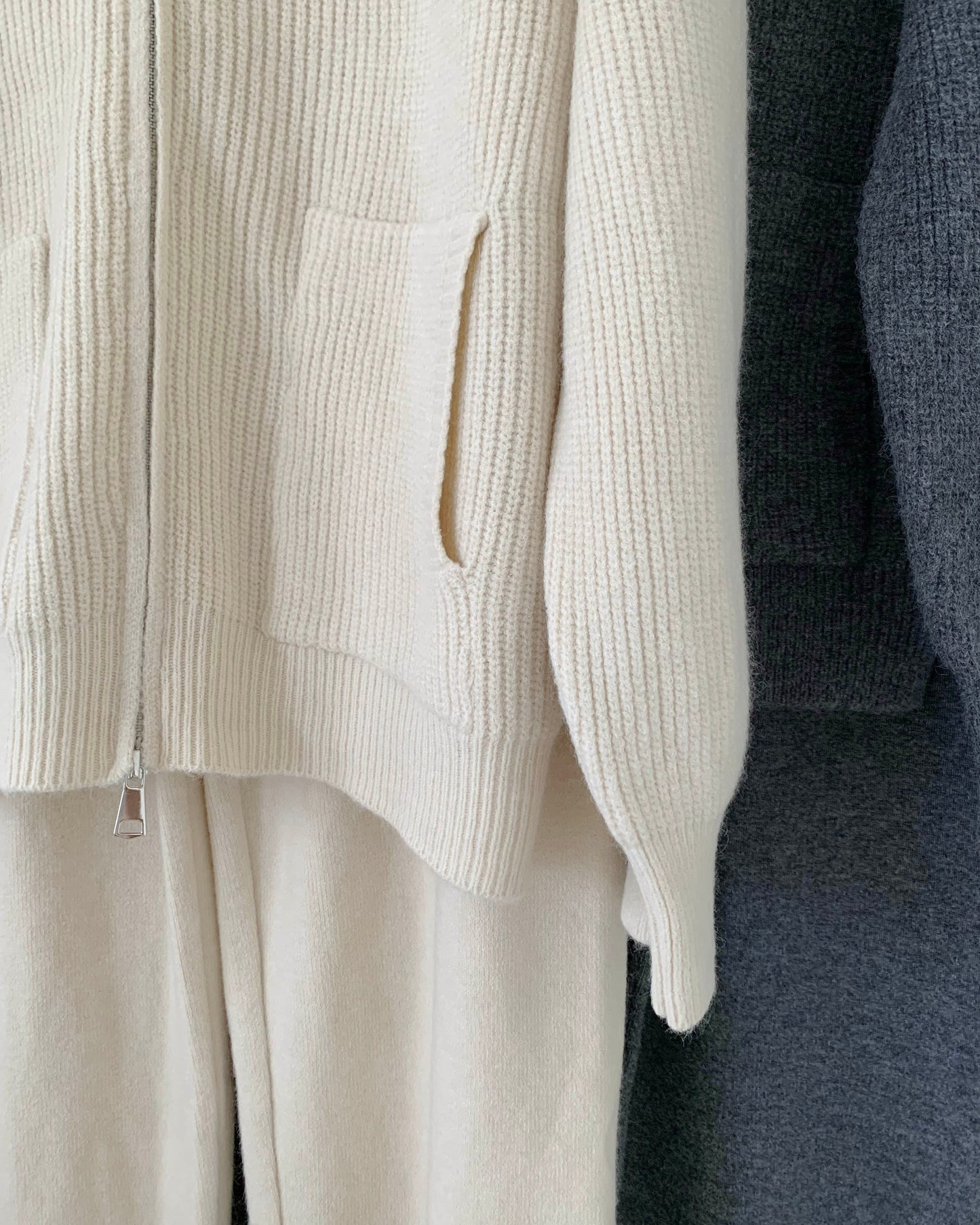 リブジップニットセットアップ