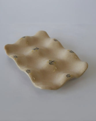 Egg Storage / たまごいれ