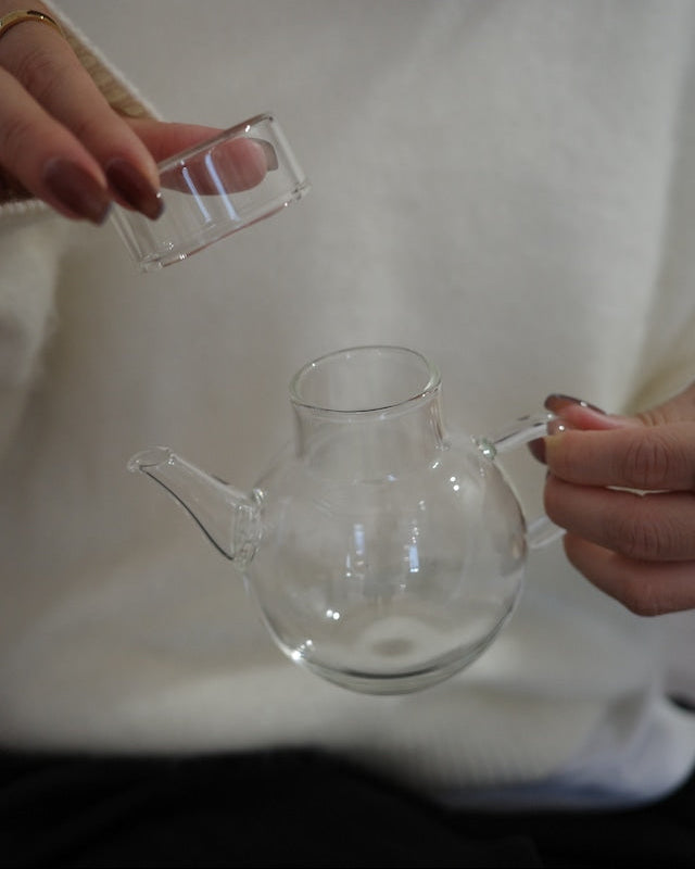 Round glass teapot