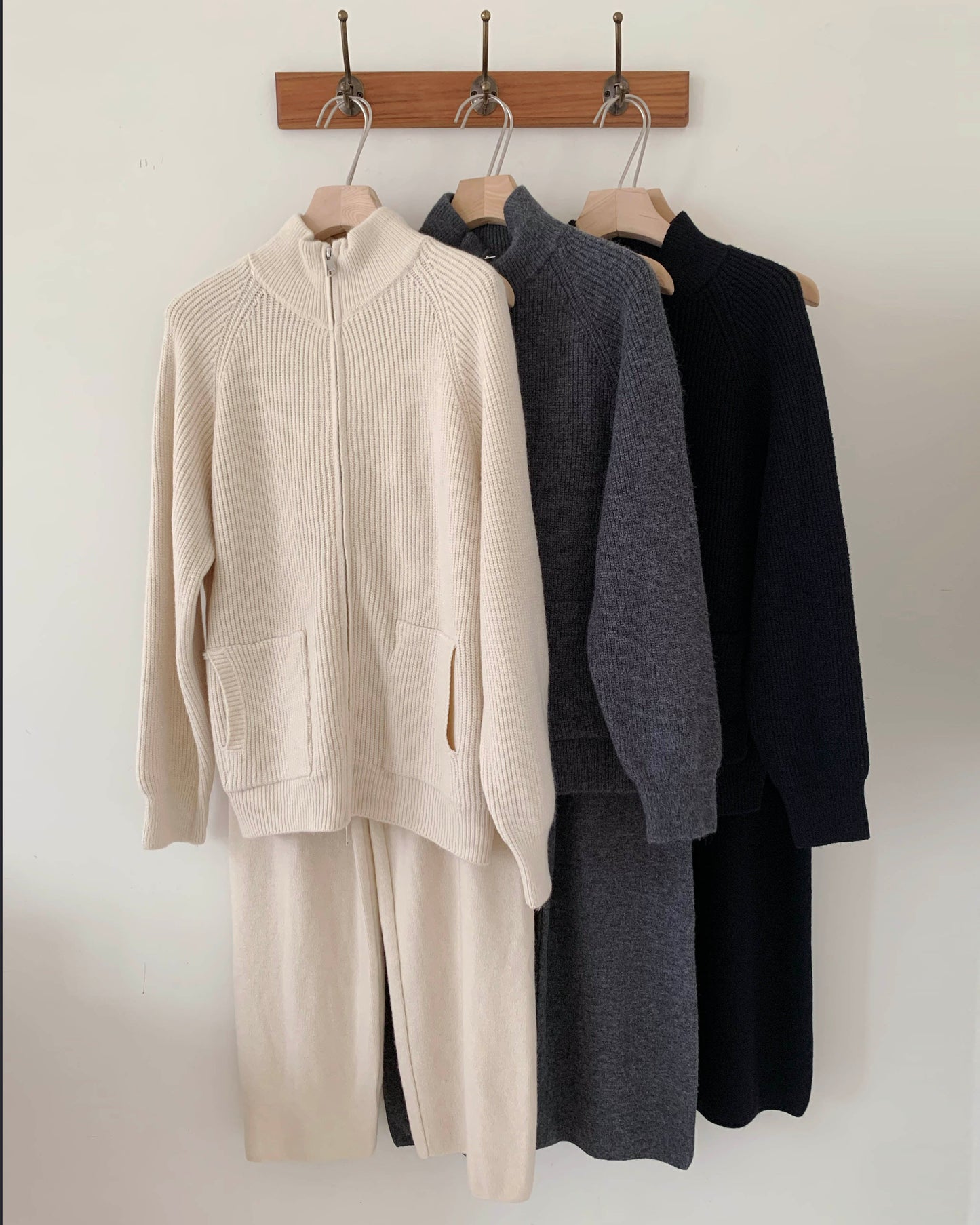 リブジップニットセットアップ