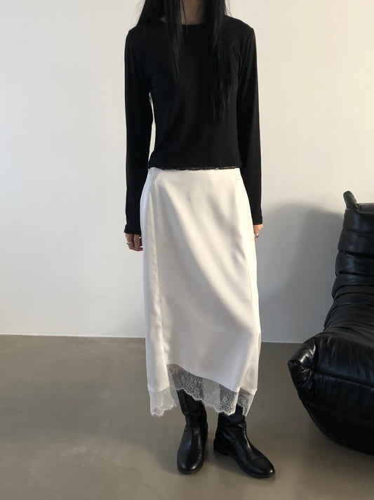 サテンレイヤードロングスカート