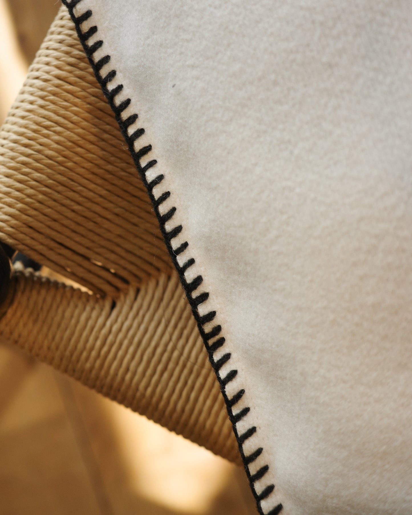 ステッチラインクッションカバー