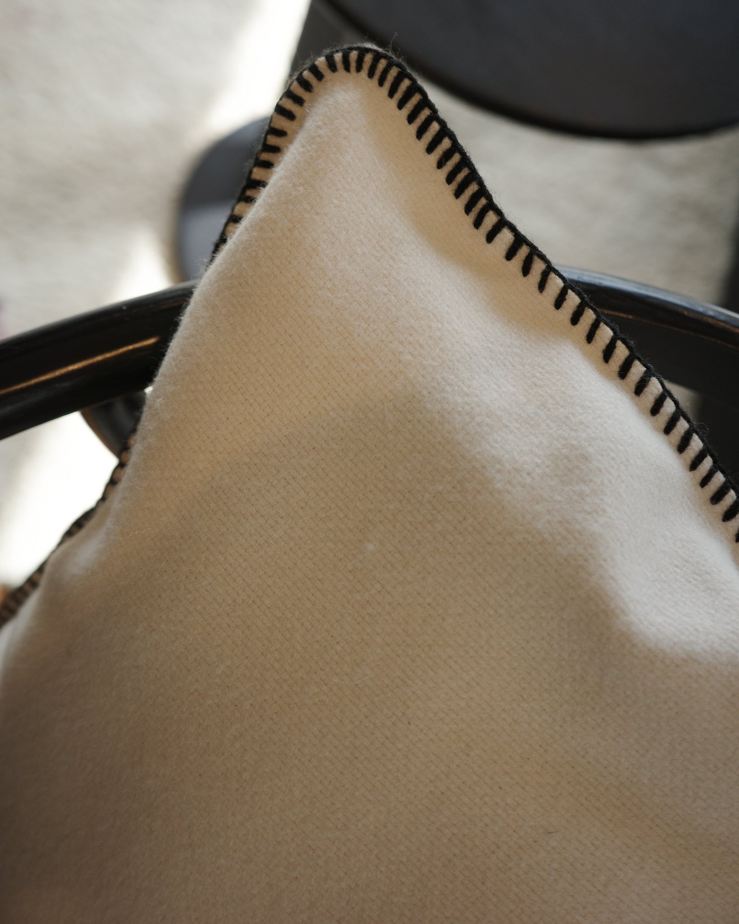 ステッチラインクッションカバー