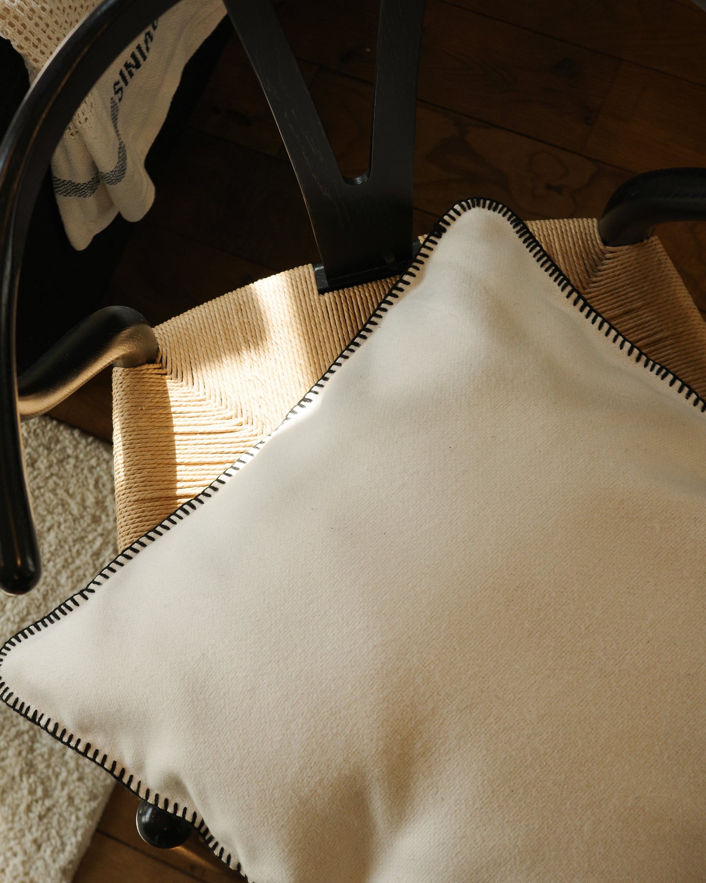 ステッチラインクッションカバー