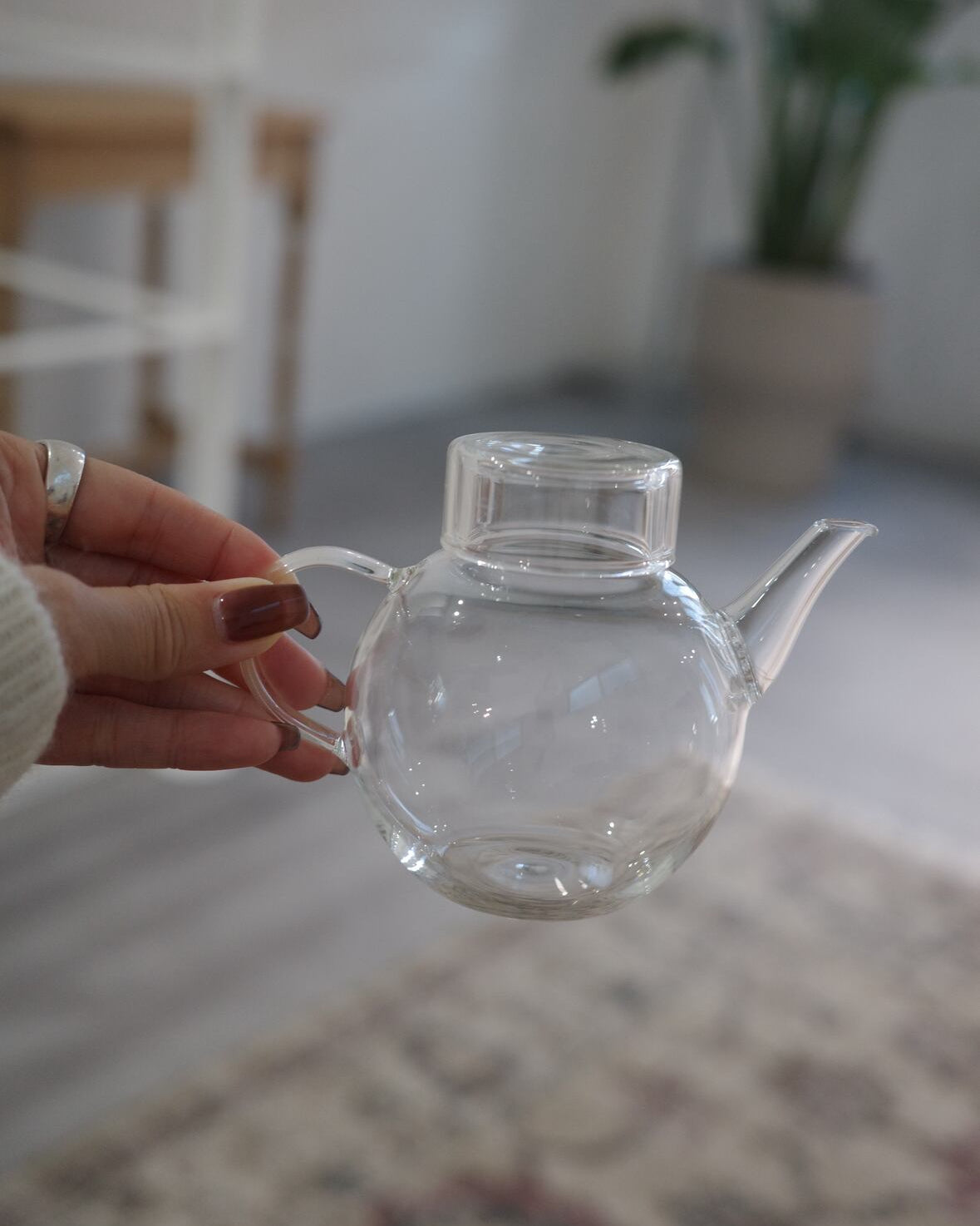 Round glass teapot