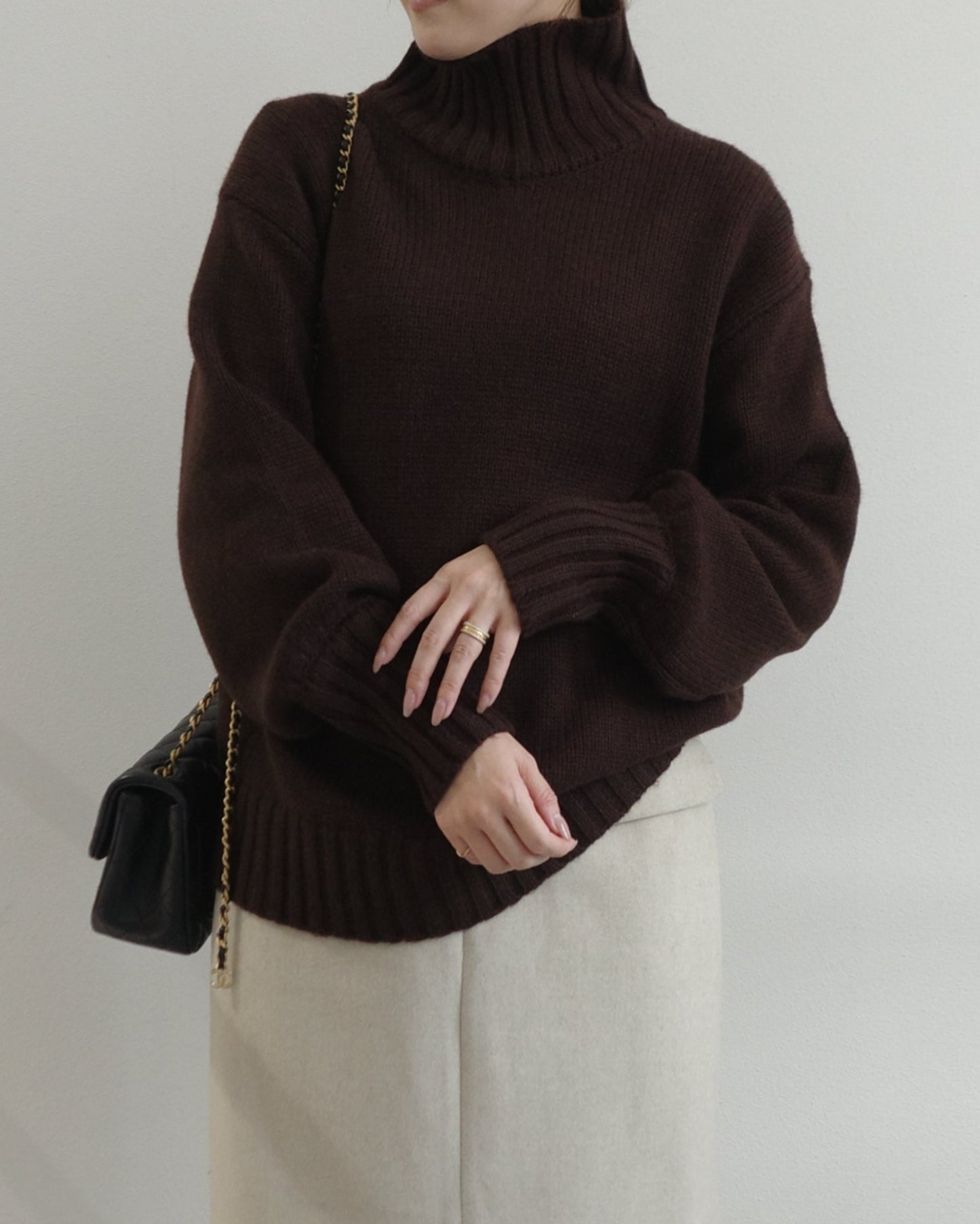 カシミヤブレンドハイネックニット