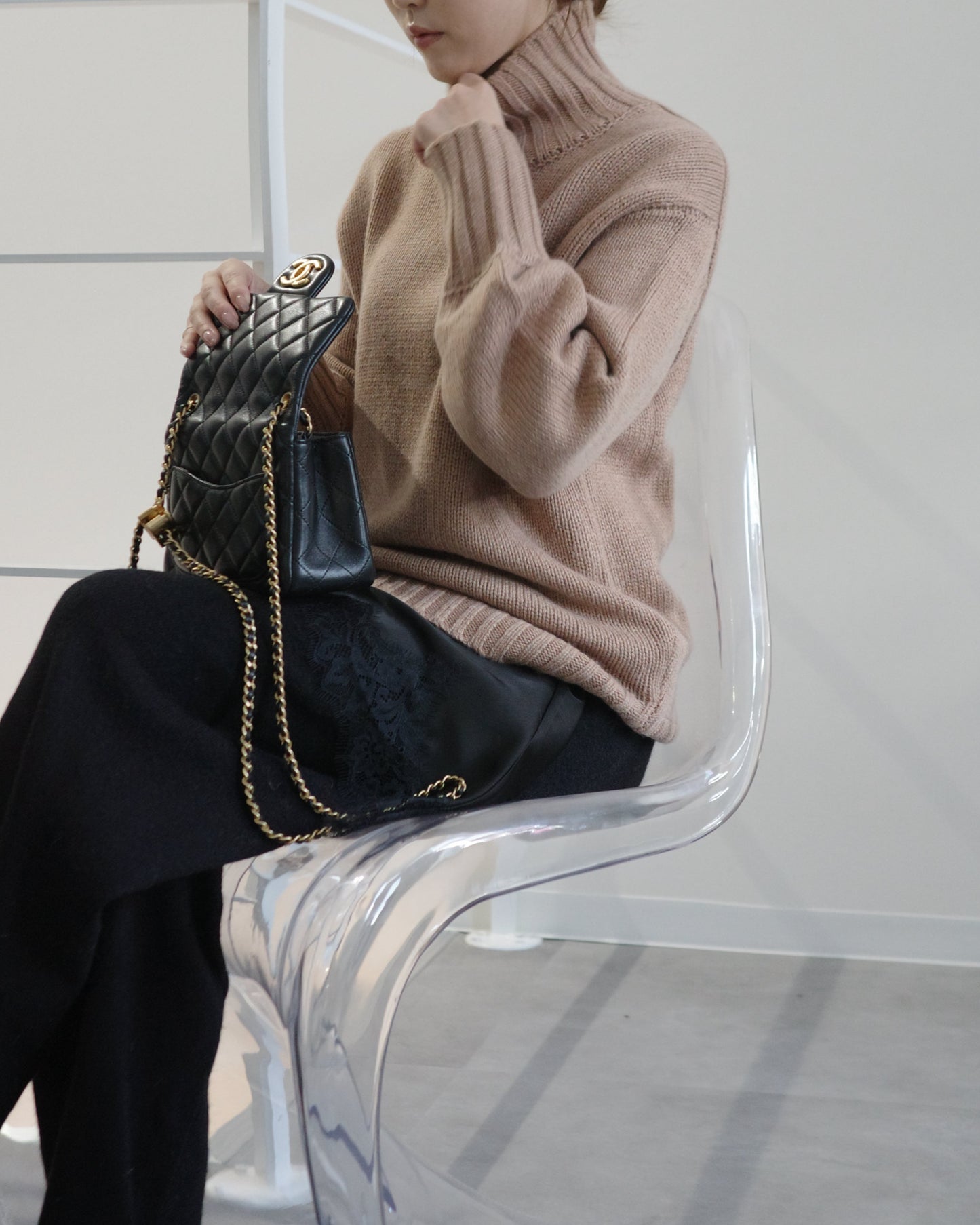 カシミヤブレンドハイネックニット