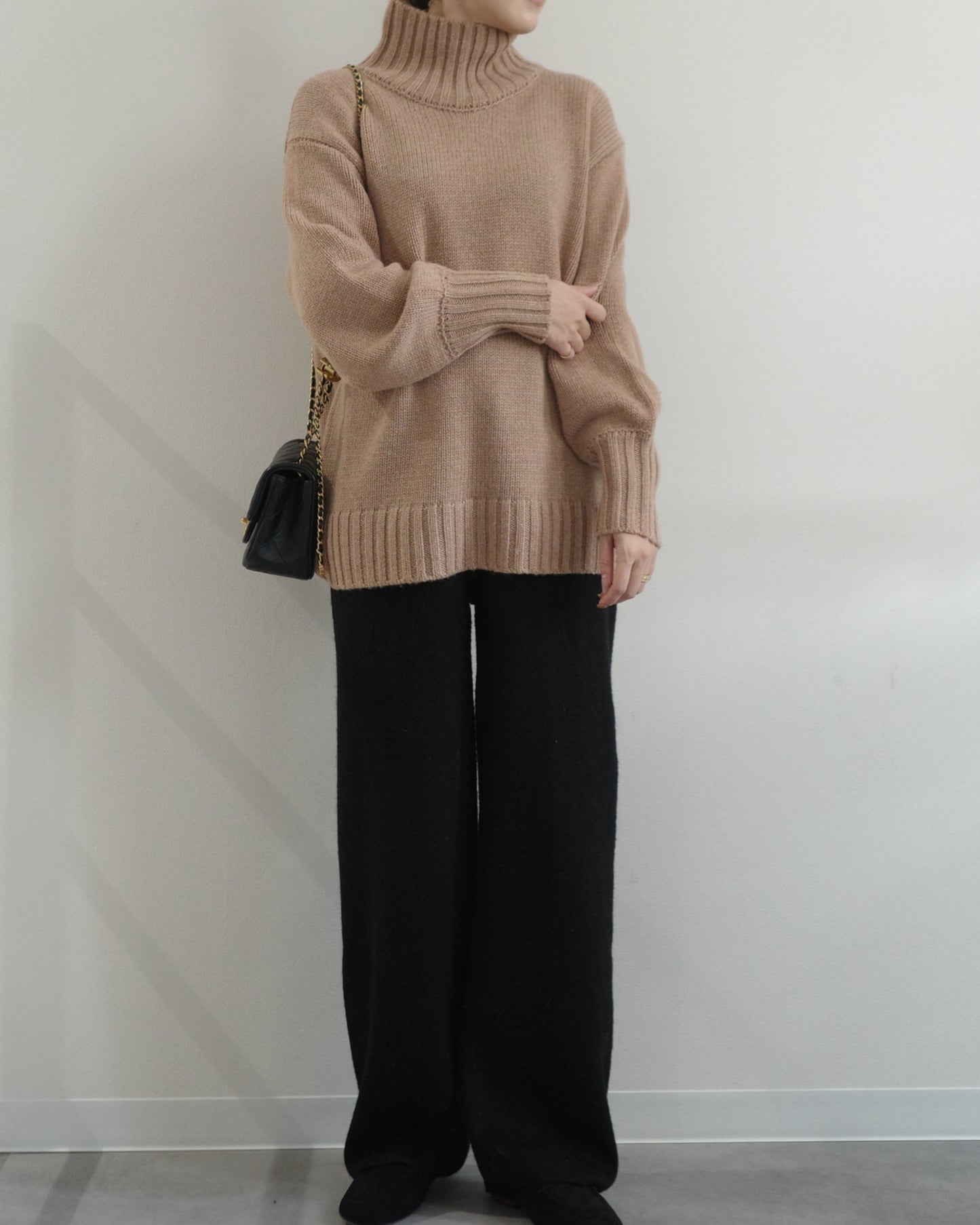 カシミヤブレンドハイネックニット