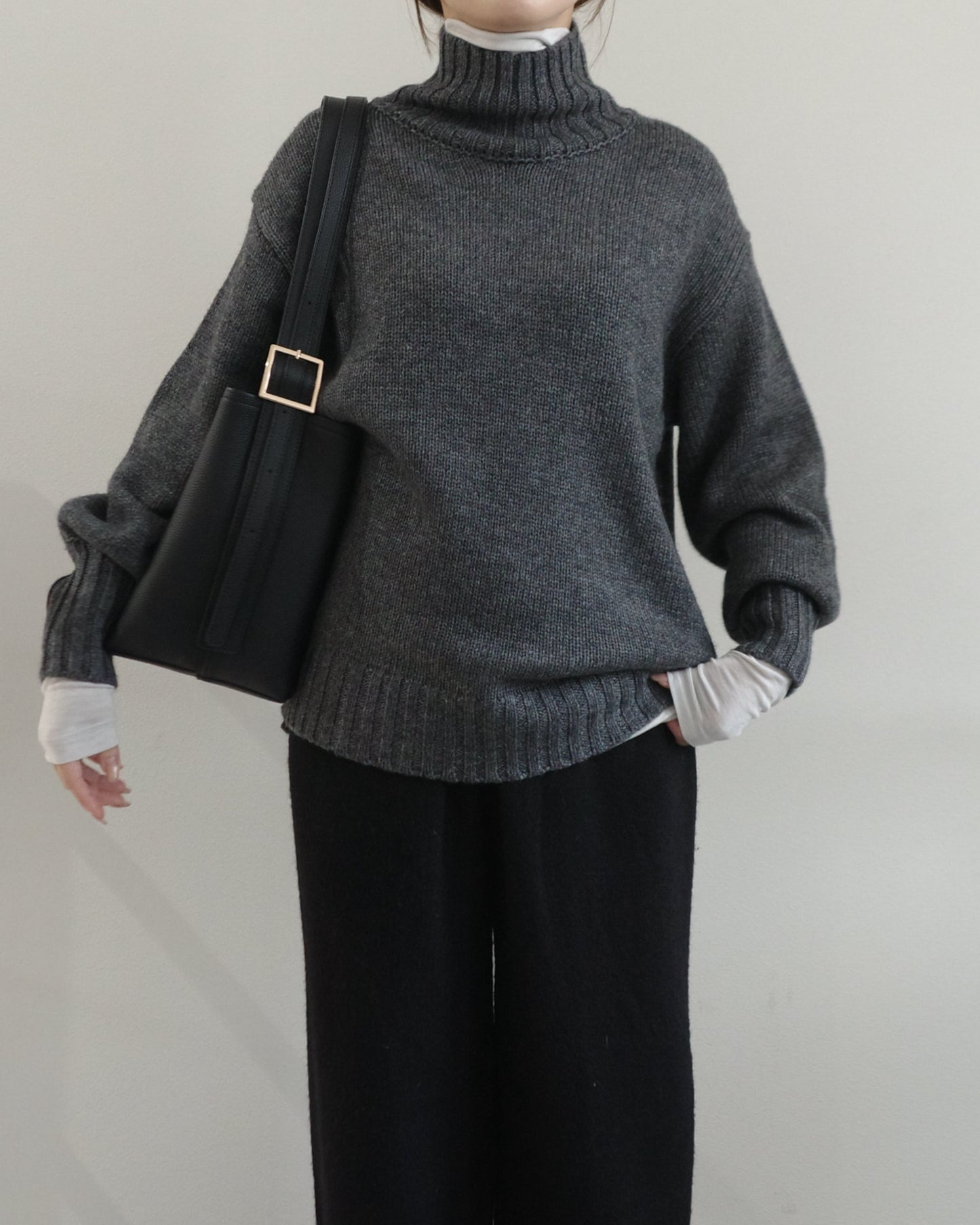 カシミヤブレンドハイネックニット