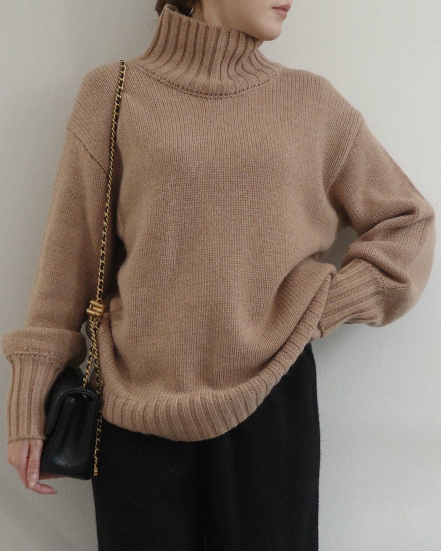 カシミヤブレンドハイネックニット