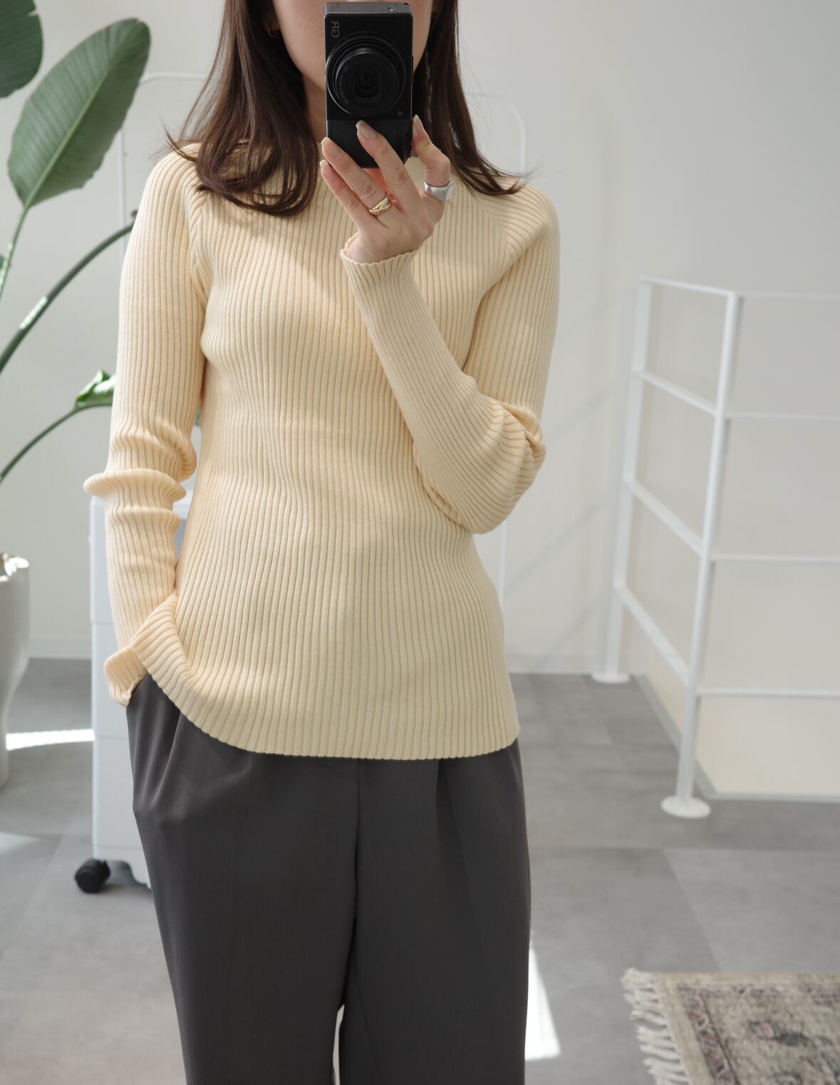 バックボタンニット