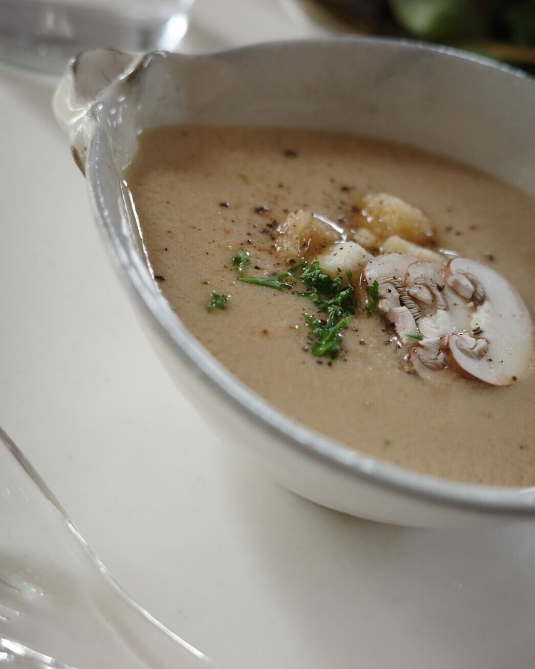 とんすい　荒粉引（美濃焼）