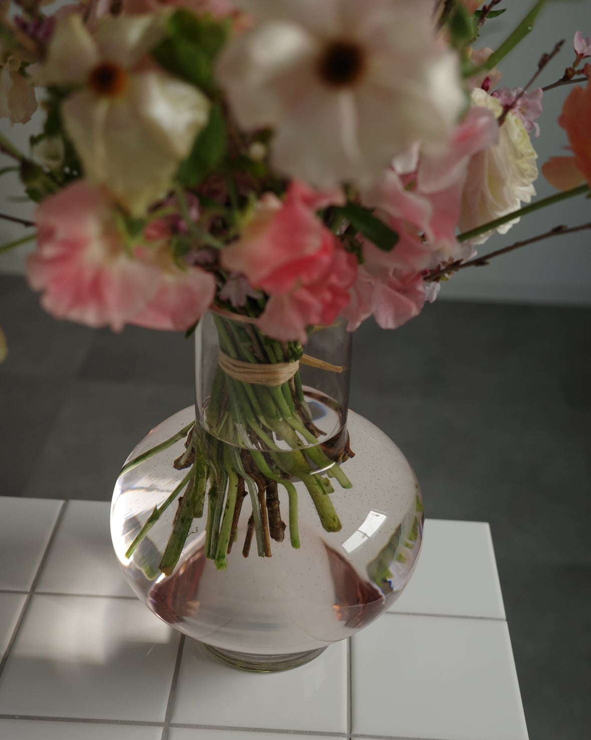 花瓶 ラトビアガラス フリル ×マーブル ピンク フラワーベース 花器 ① フリル フラワーベース M ピンク | Francfranc（フランフラン）公式