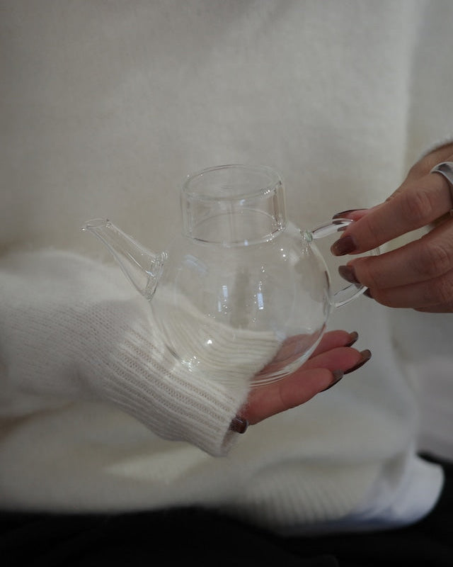 Round glass teapot