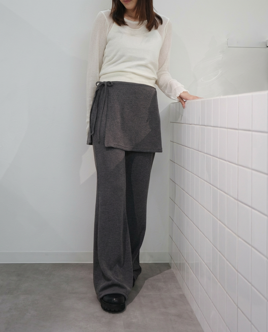 フローニットパンツ