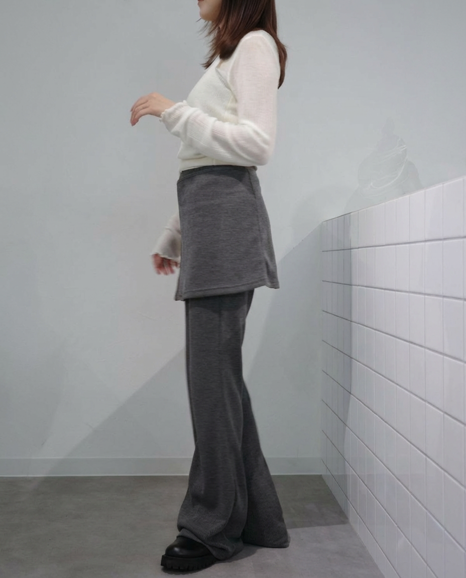 フローニットパンツ